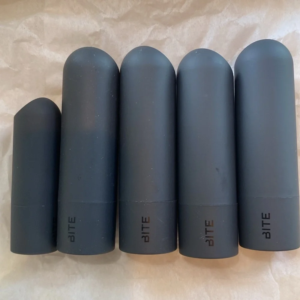 BNWOT  BITE AMUSE BOUCHE LIPSTICKS